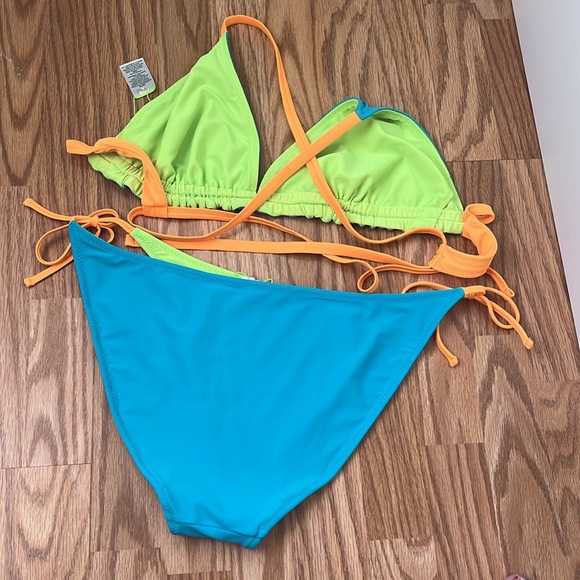 New Reversible Wild Fable Swimsuit Top Neon Green & Blue w/ Neon Orange Straps - Picture 2 of 9